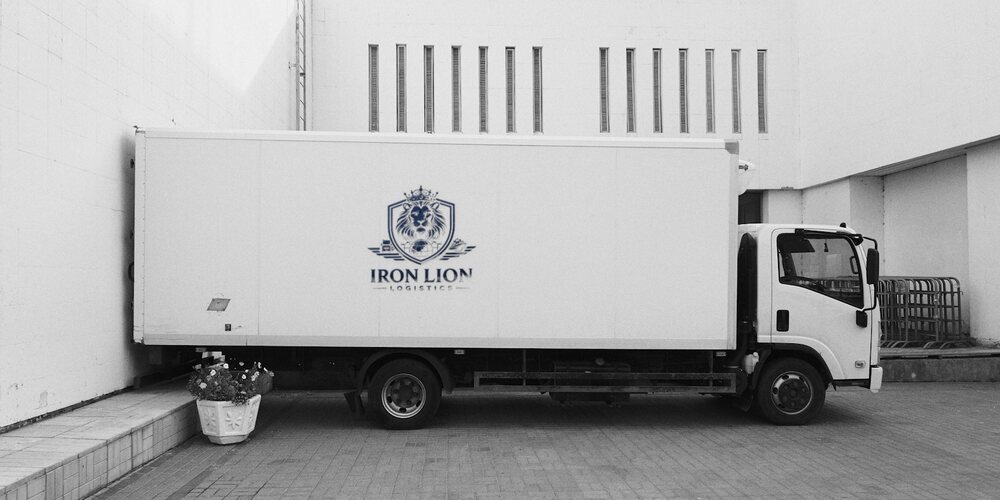 Iron Lion 26-foot box truck — 26′ Box Truck — Unit 1